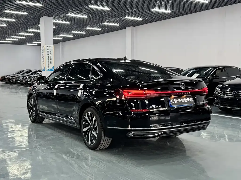Volkswagen Passat — фото 2