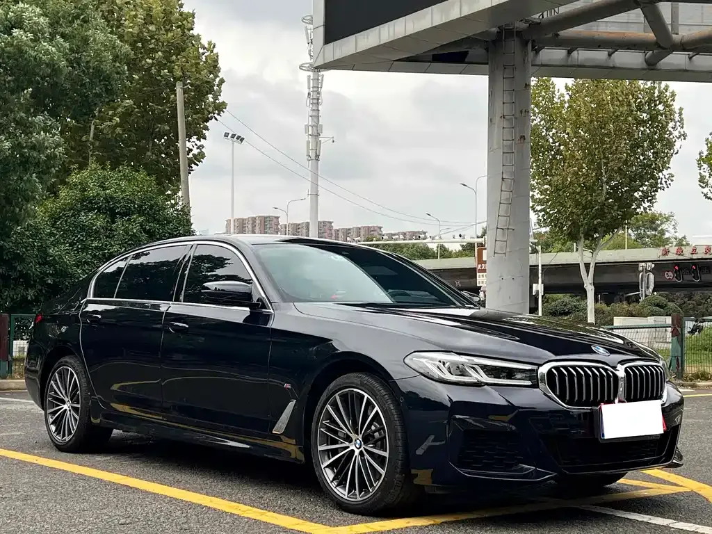 BMW 5 Series — фото 6