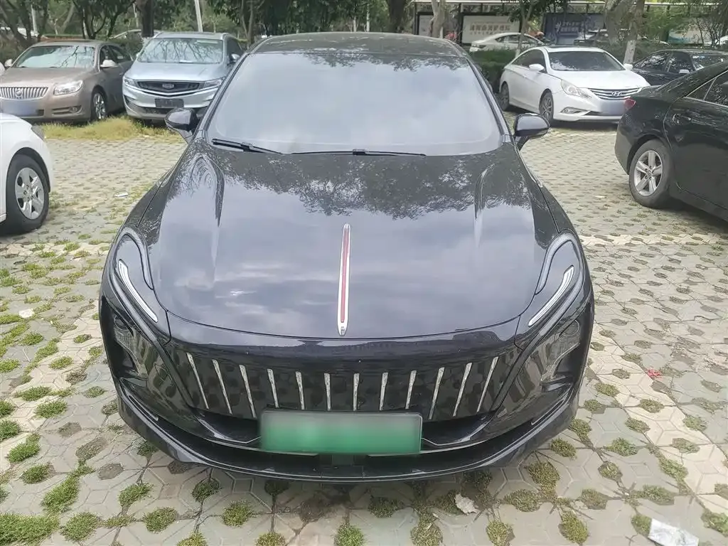 Hongqi E-QM5 — фото 10