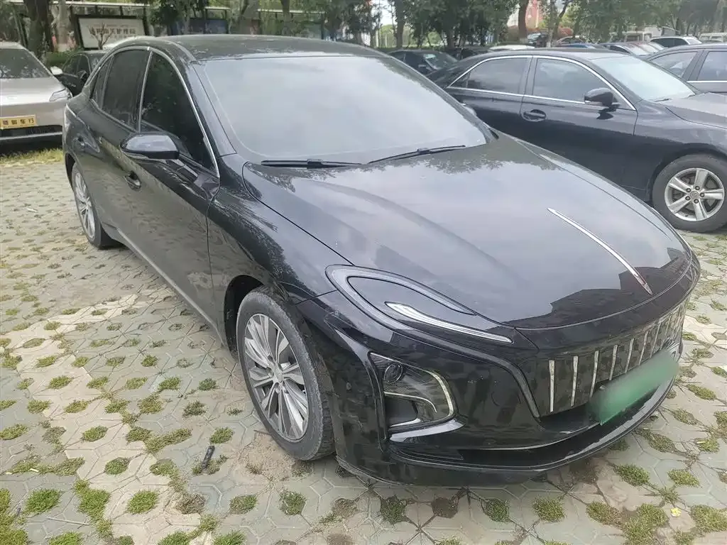 Hongqi E-QM5 — фото 3