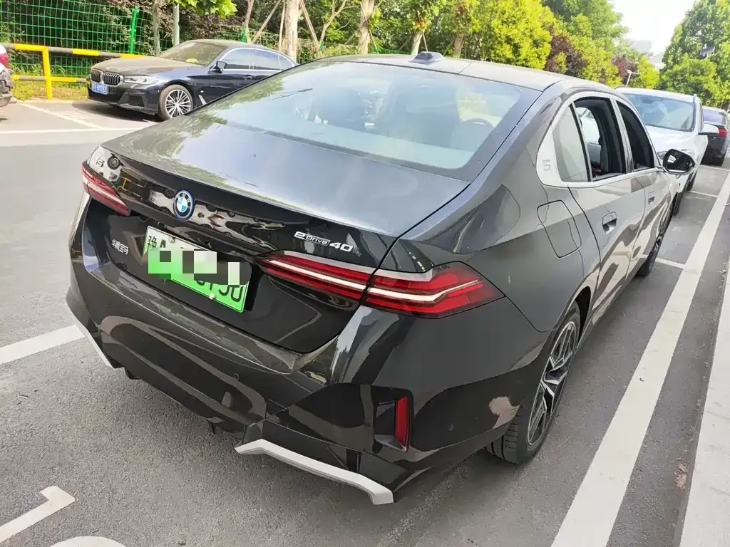 BMW i5 — фото 9