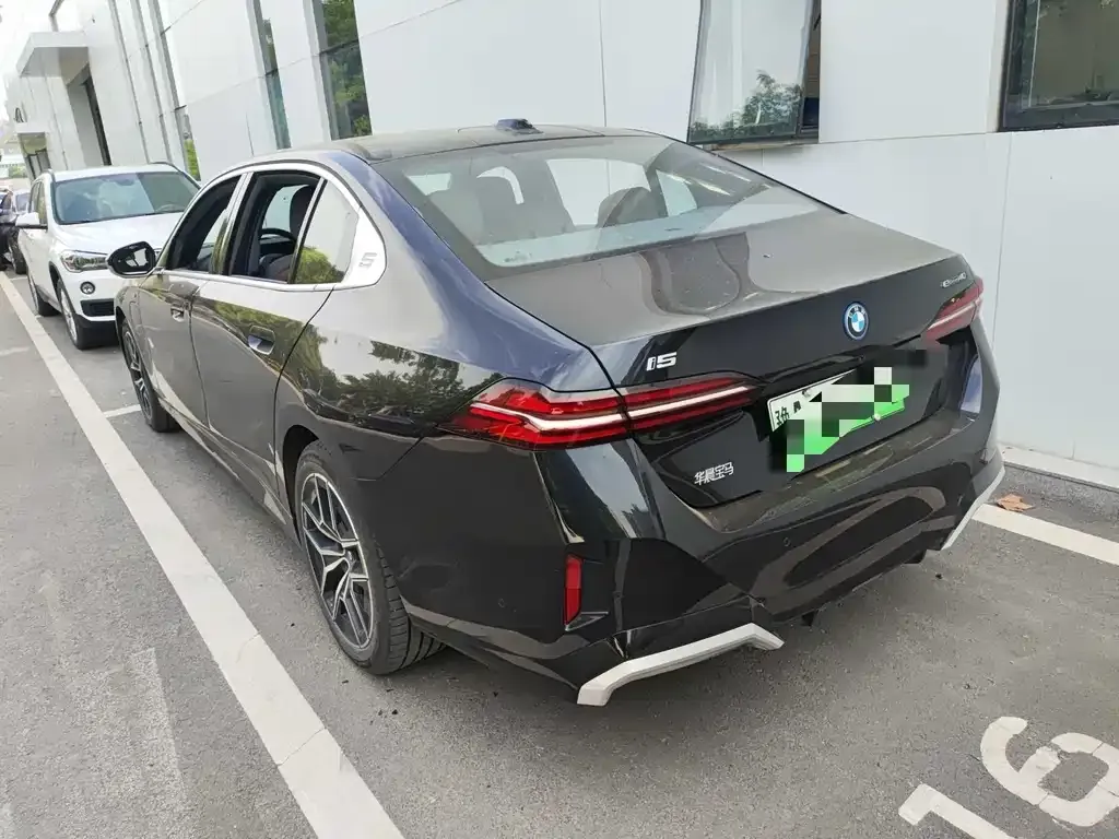 BMW i5 — фото 7