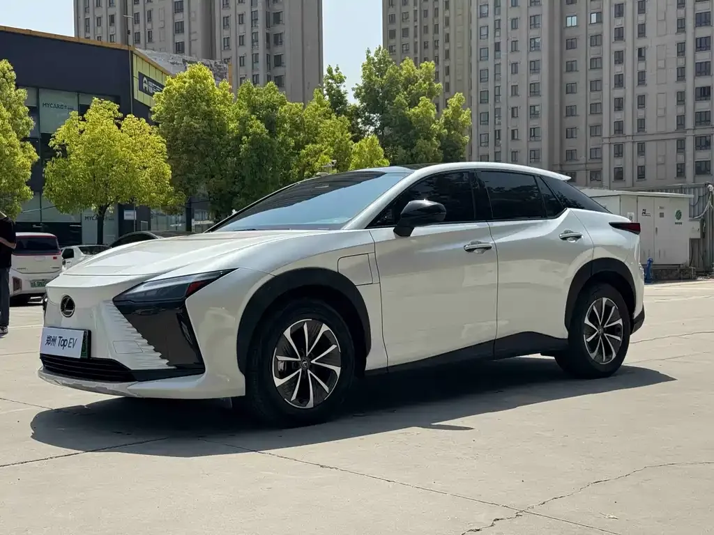 Lexus RZ — фото 1