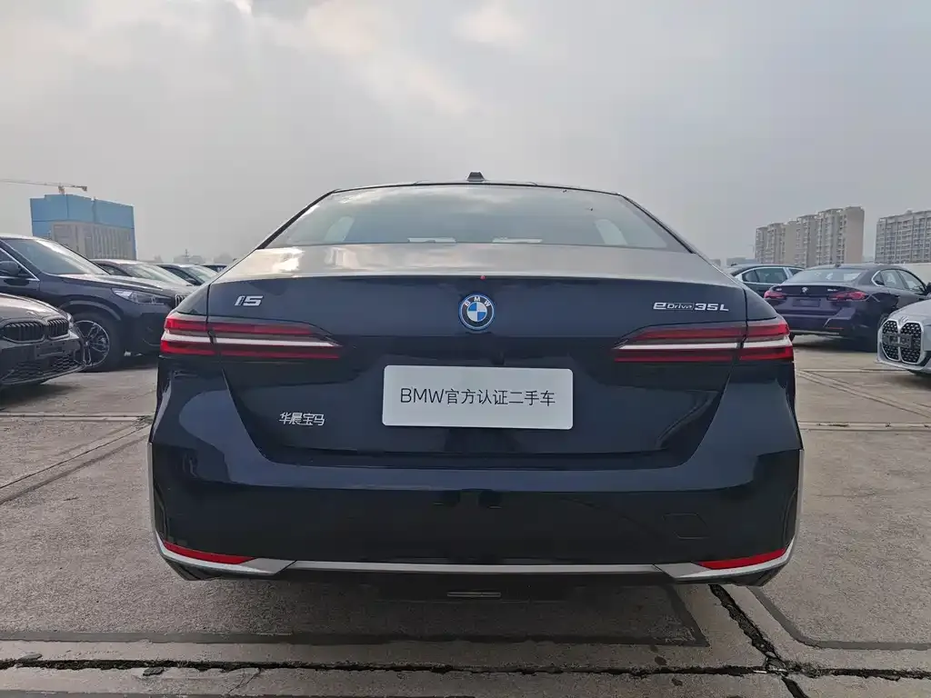 BMW i5 — фото 7