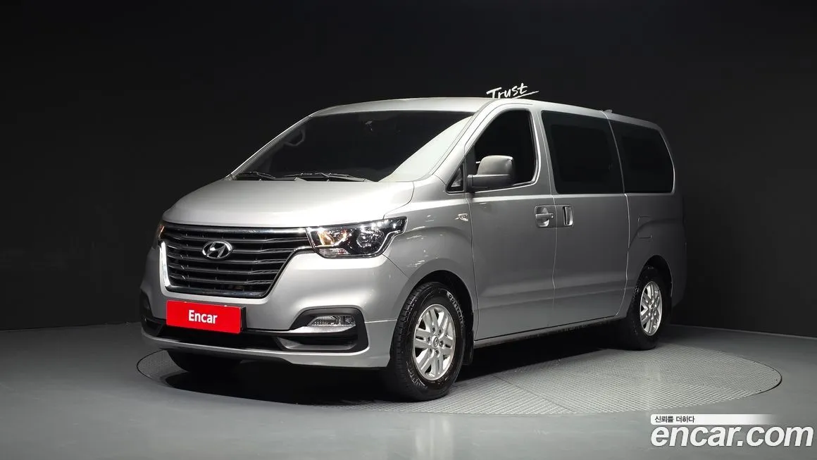 Hyundai Starex — фото 1