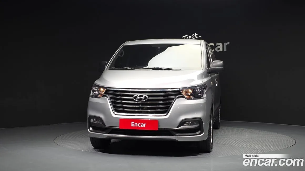 Hyundai Starex — фото 5