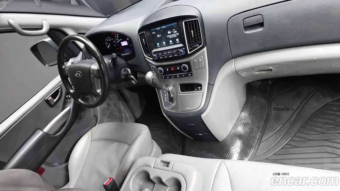 Hyundai Starex — фото 10