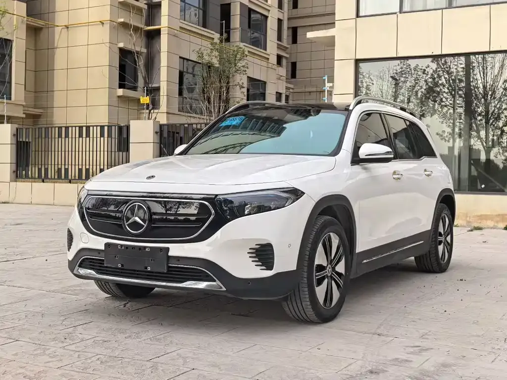 Mercedes-Benz EQB — фото 1