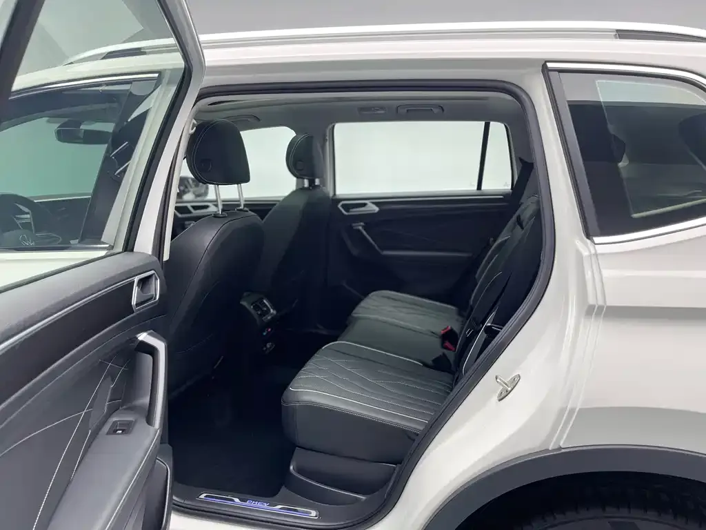 Volkswagen Tiguan L New Energy — фото 8