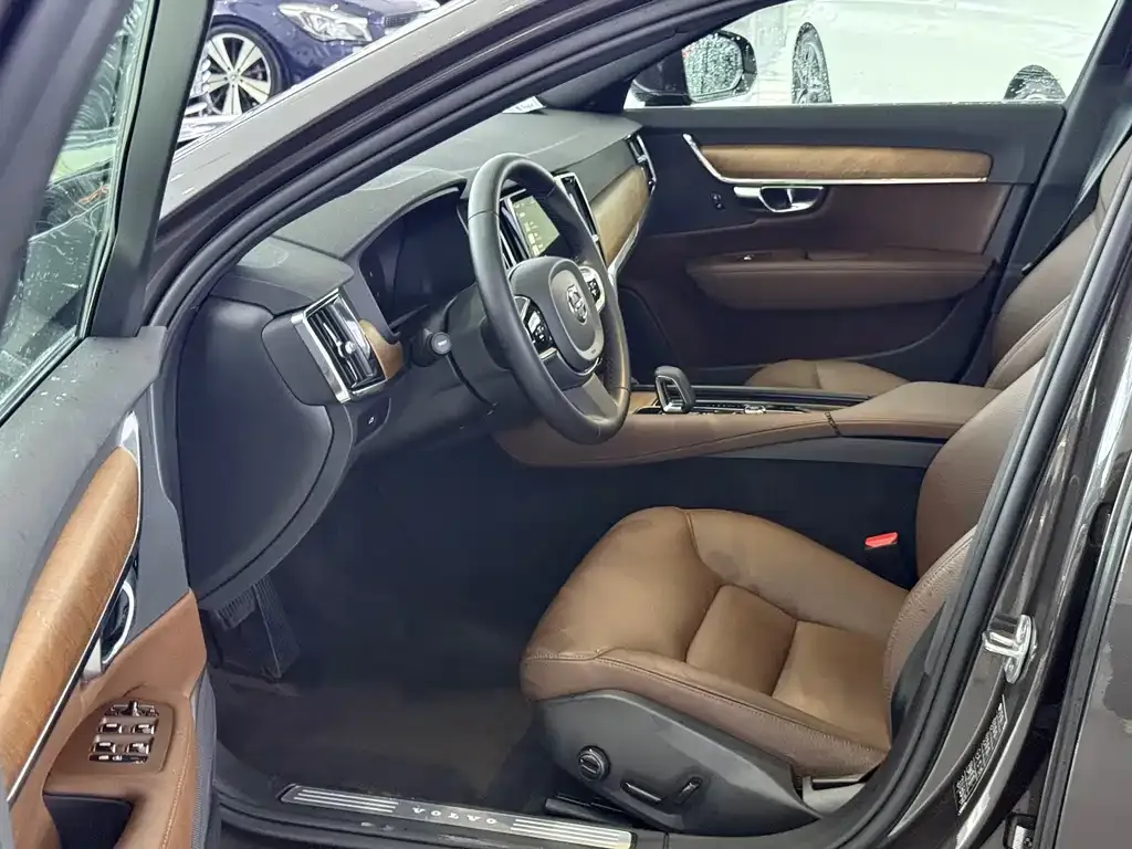 Volvo S90 — фото 10