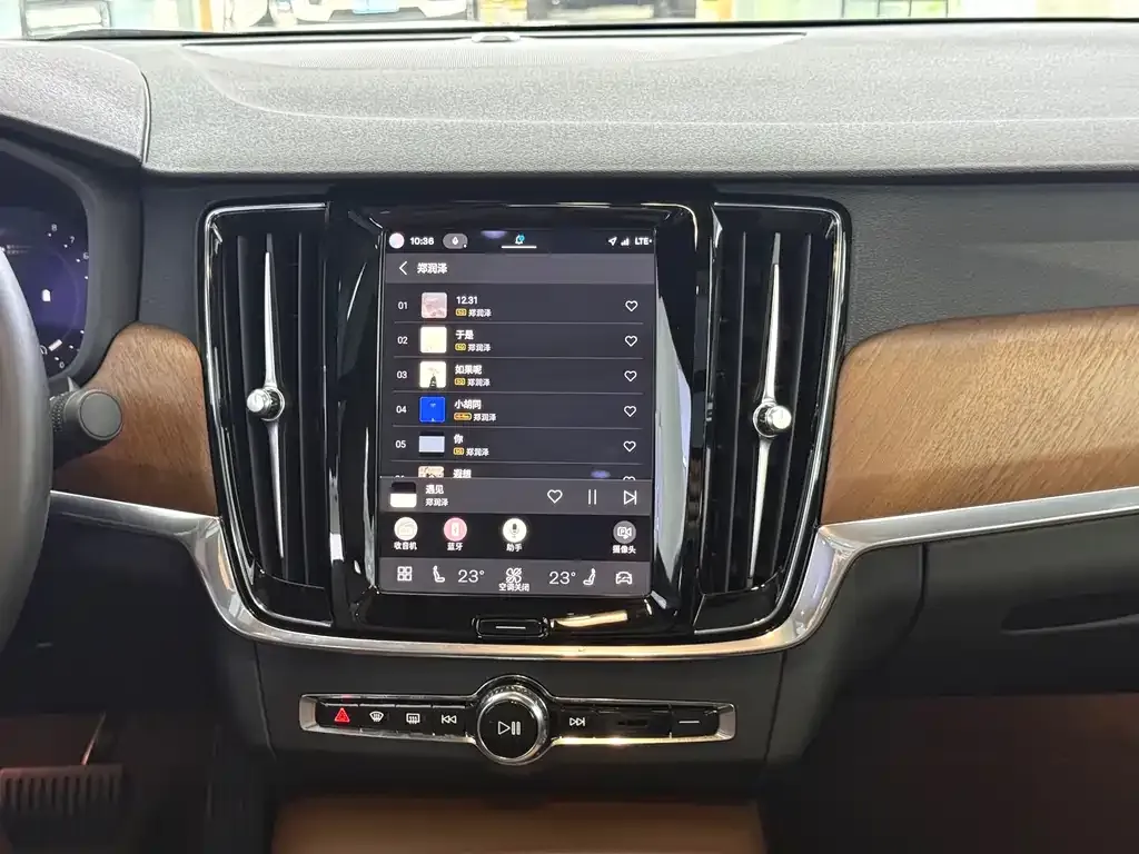 Volvo S90 — фото 3