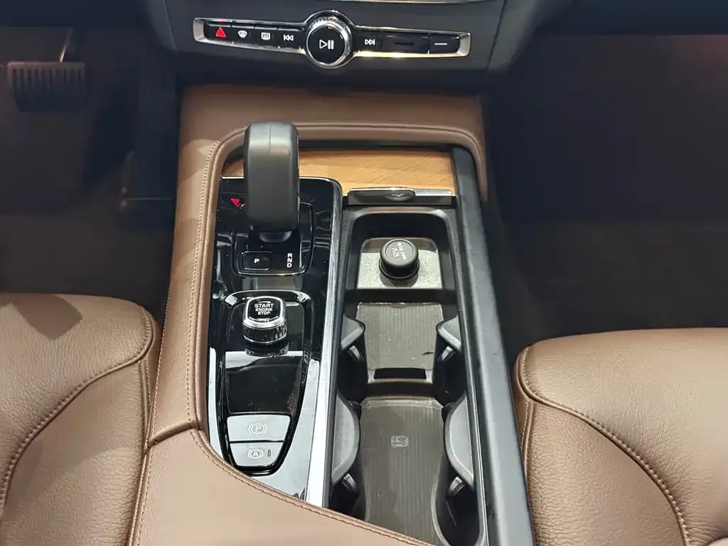 Volvo S90 — фото 7