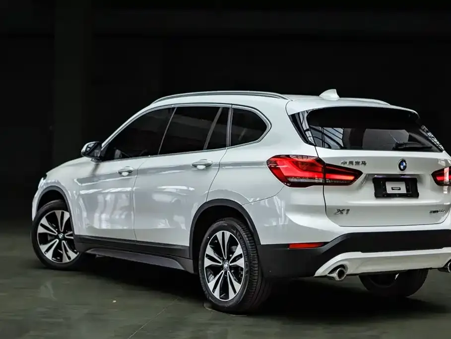BMW X1 — фото 9