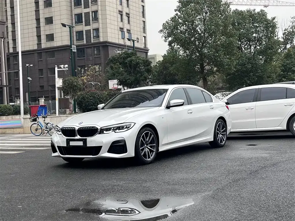 BMW 3 Series — фото 1