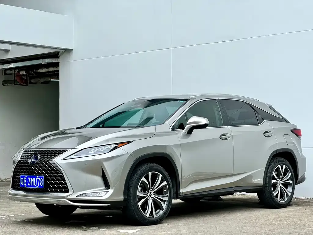 Lexus RX — фото 1