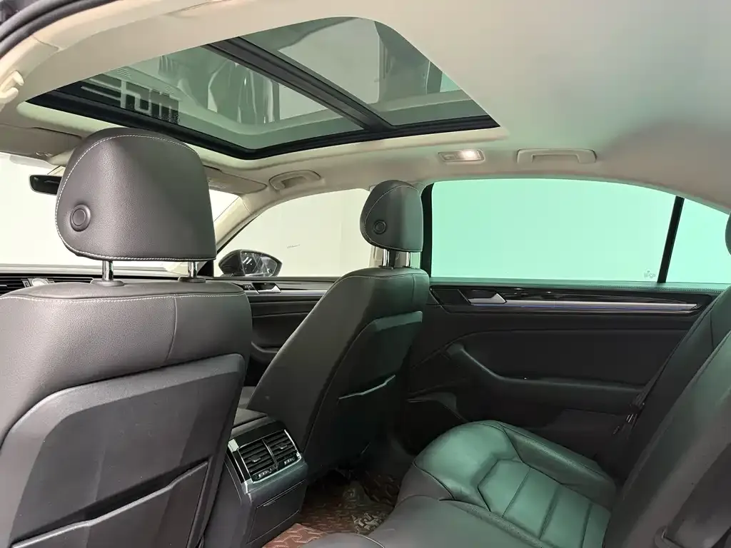 Volkswagen Phideon — фото 2