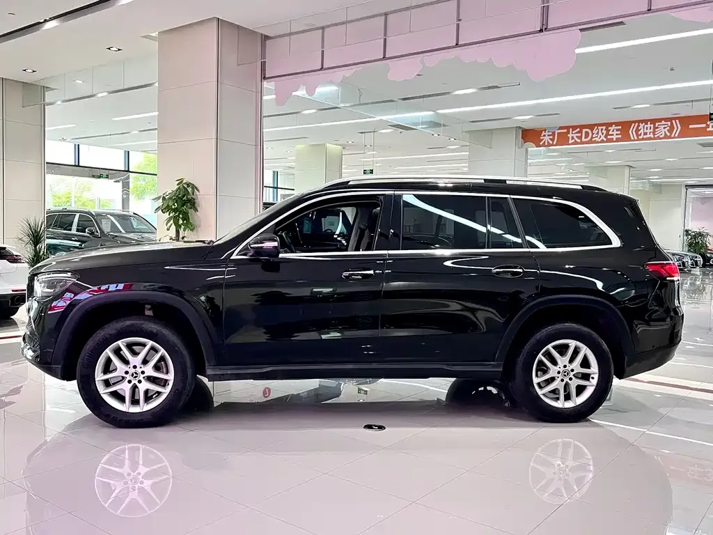 Mercedes-Benz GLS — фото 9