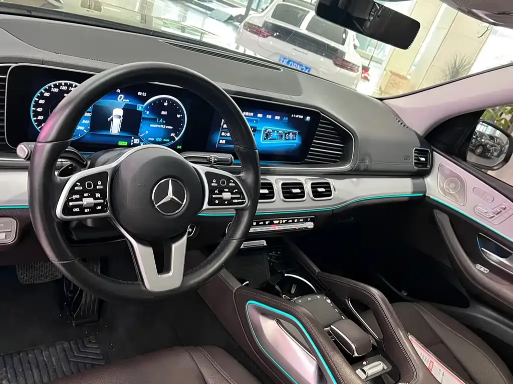 Mercedes-Benz GLS — фото 8