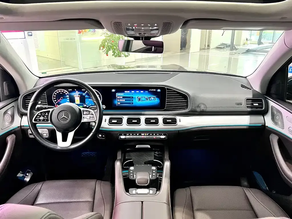 Mercedes-Benz GLS — фото 6