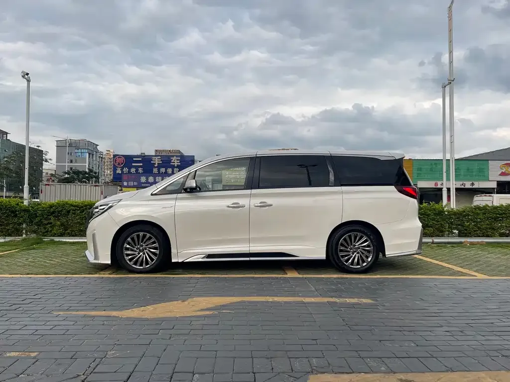 GAC Motor Trumpchi M8 — фото 3