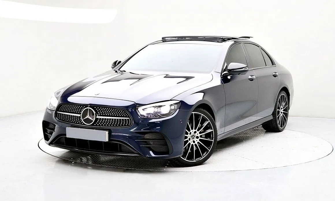 Mercedes-Benz E-Class — фото 1