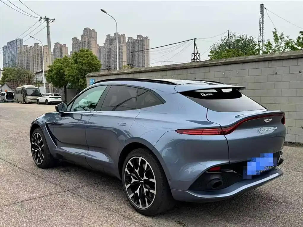 Aston Martin DBX — фото 5