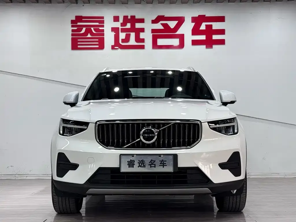 Volvo XC40 — фото 4
