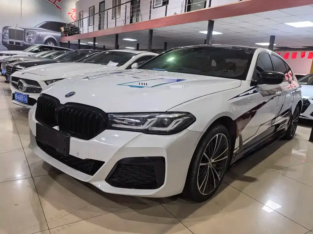 BMW 5 Series — фото 1