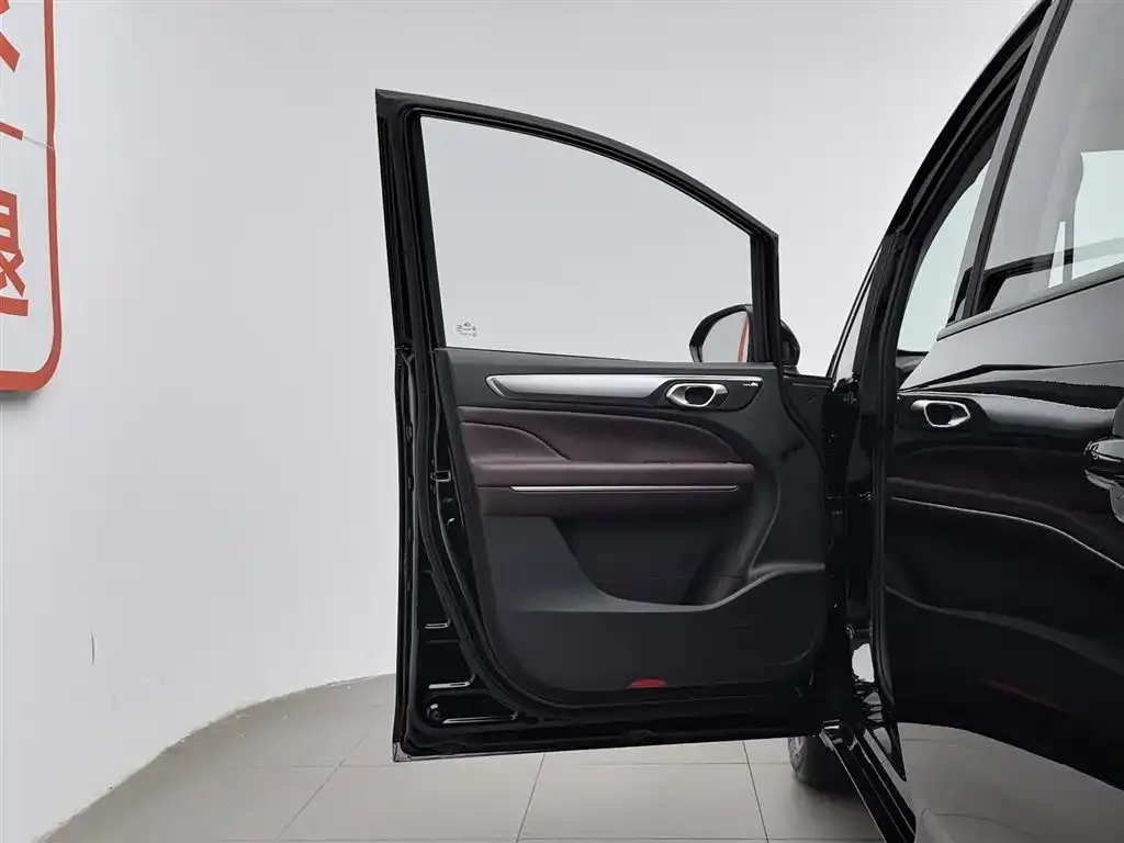 GAC Motor Trumpchi M6 — фото 4
