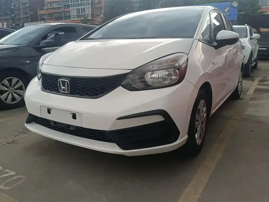 Honda Fit — фото 1