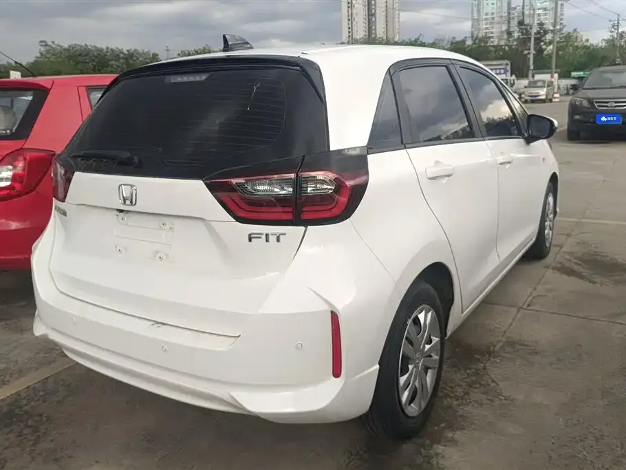 Honda Fit — фото 4