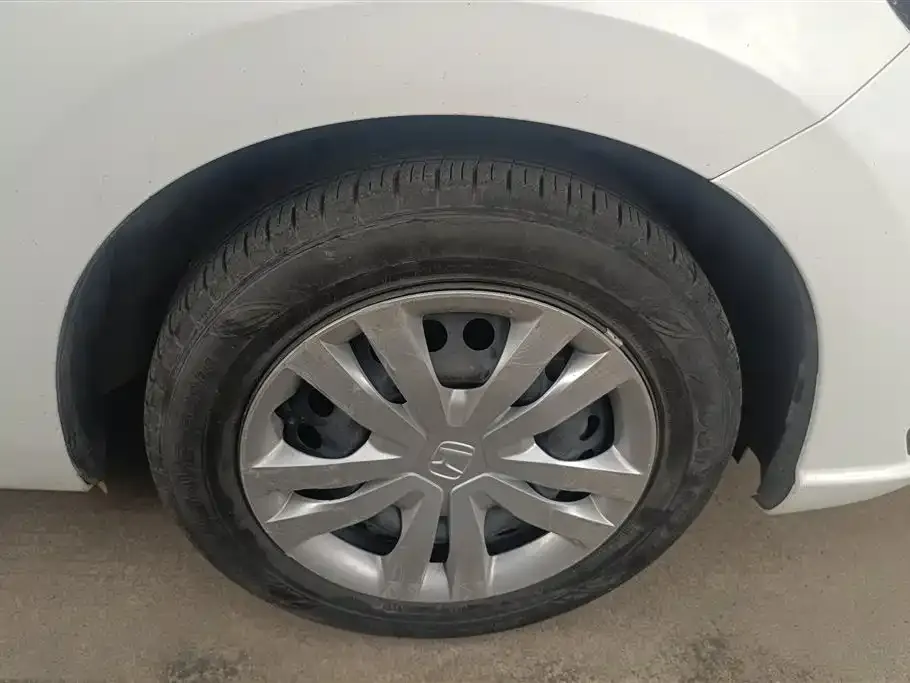 Honda Fit — фото 10