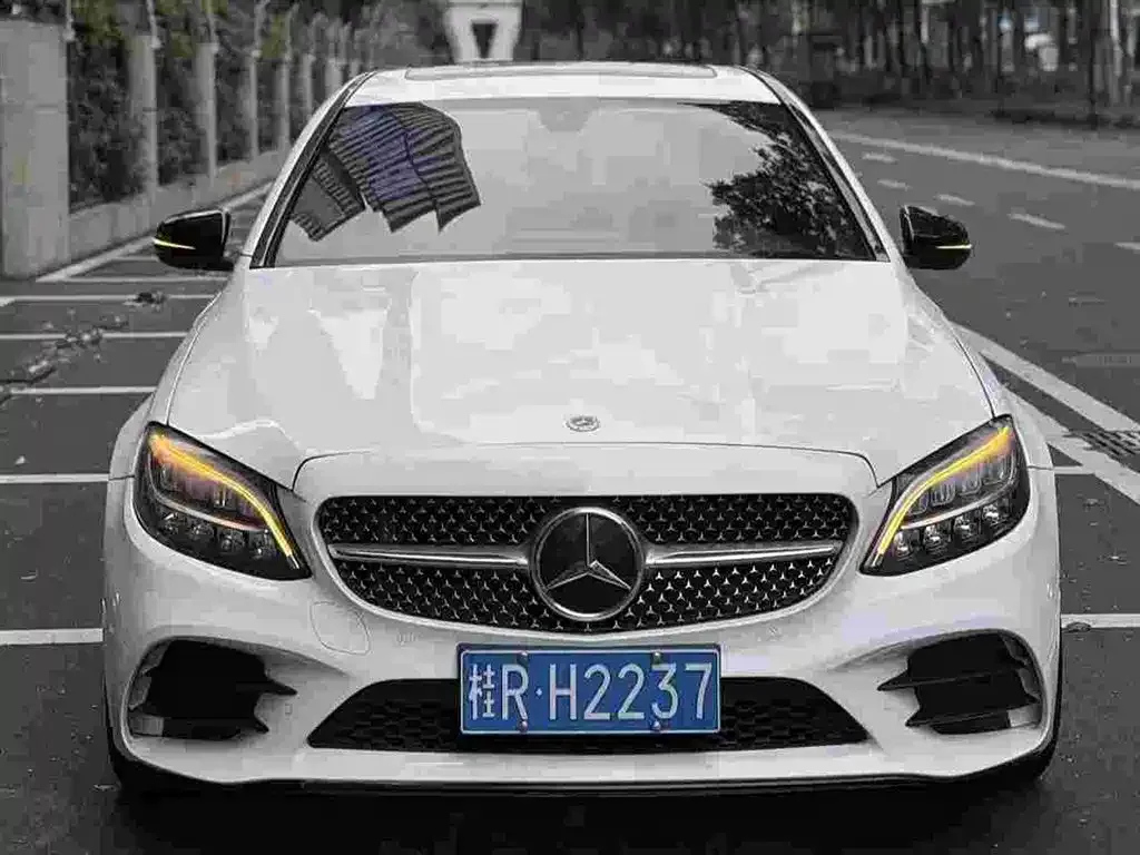 Mercedes-Benz C-Class — фото 1