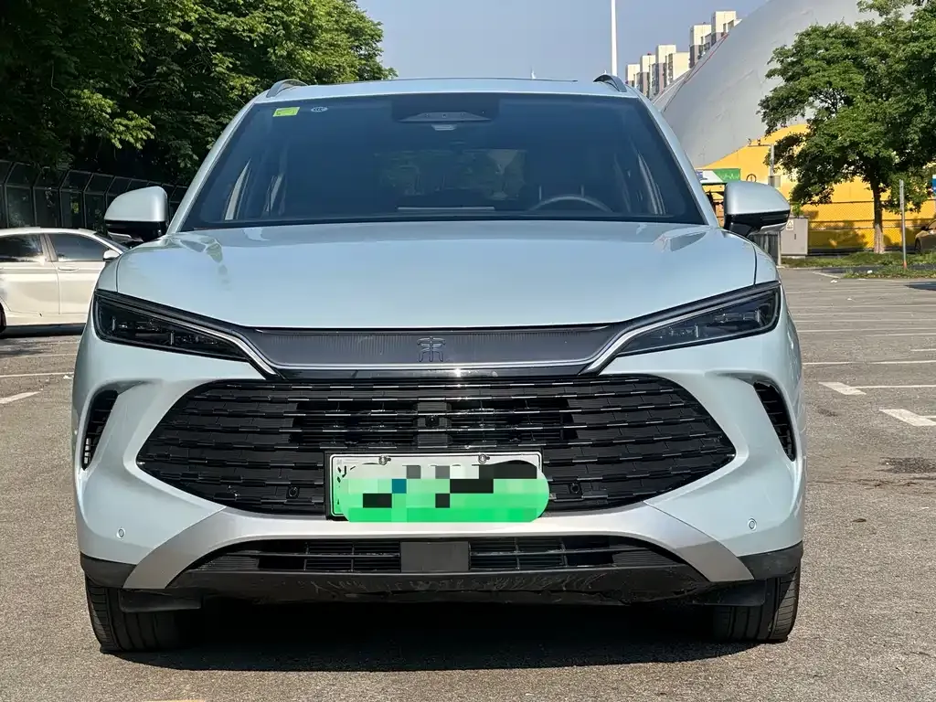 BYD L DM-i — фото 8