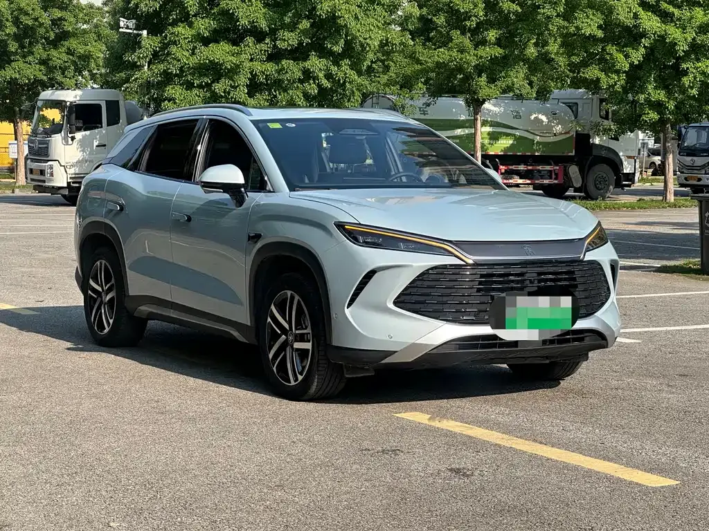 BYD L DM-i — фото 10
