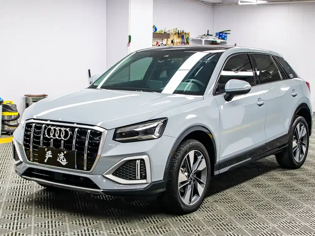 Audi Q2L — фото 1