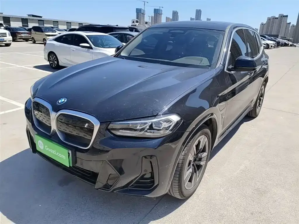 BMW iX3 — фото 1