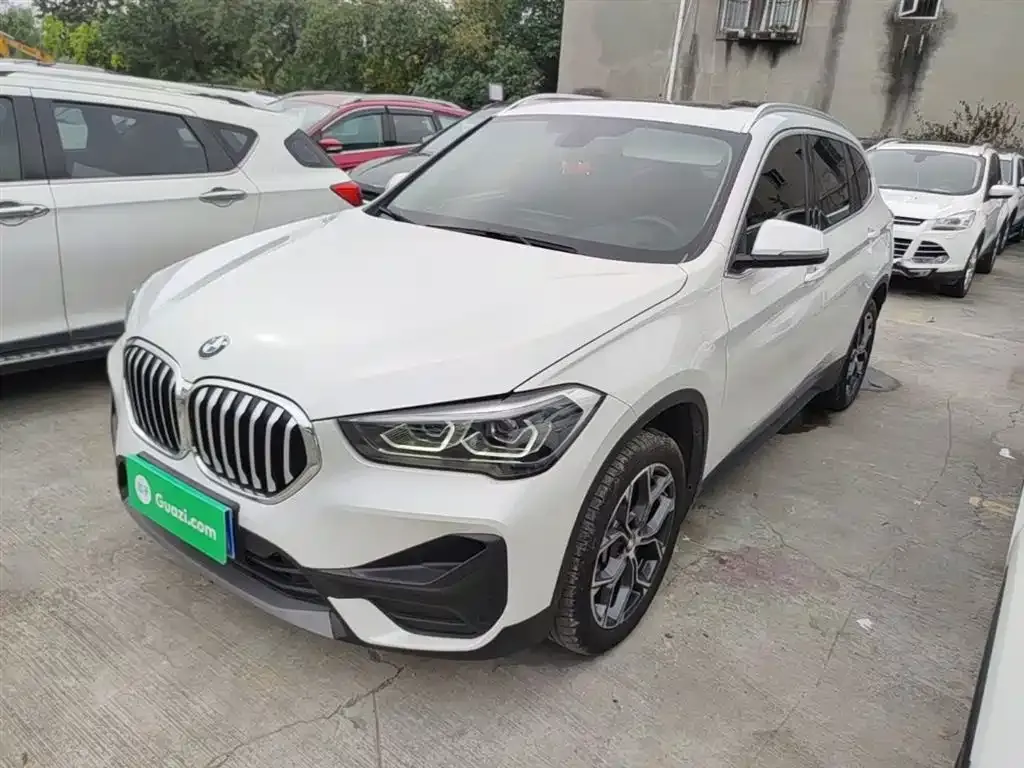 BMW X1 — фото 1