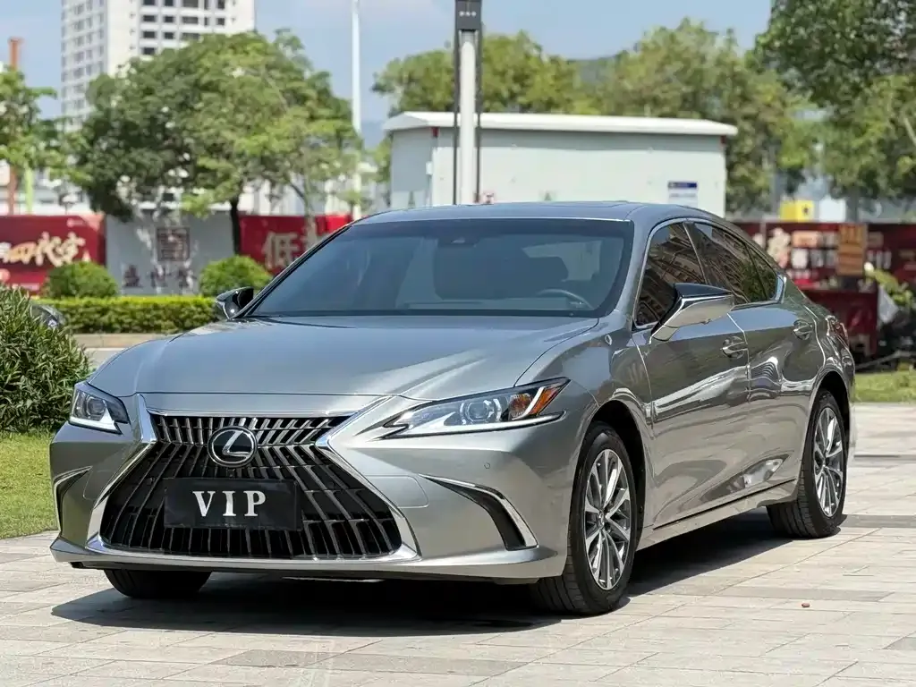 Lexus ES — фото 1
