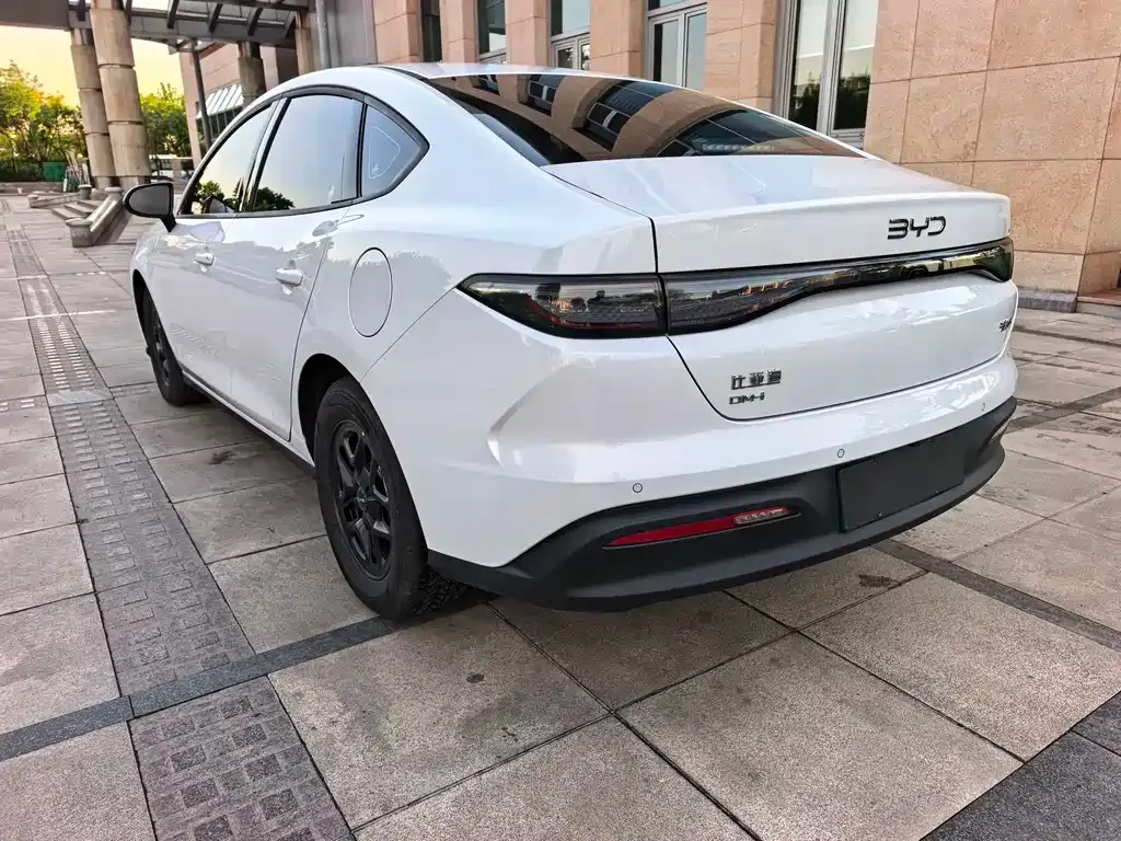BYD Seal 05 DM-i — фото 10