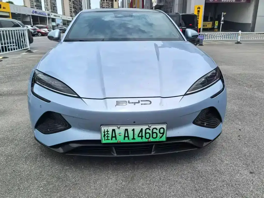BYD Seal — фото 8