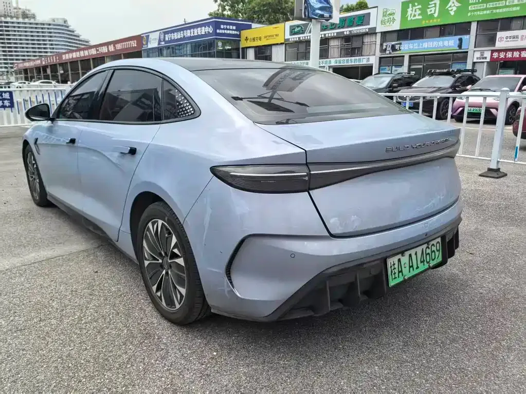 BYD Seal — фото 7