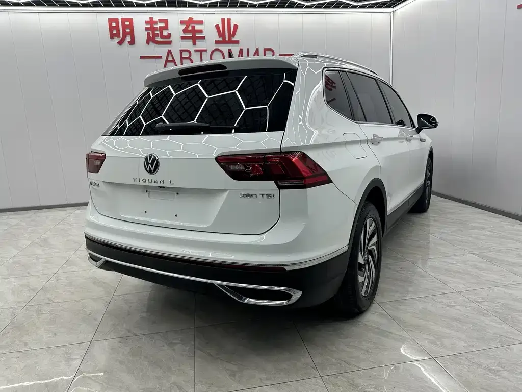 Volkswagen Tiguan L — фото 5