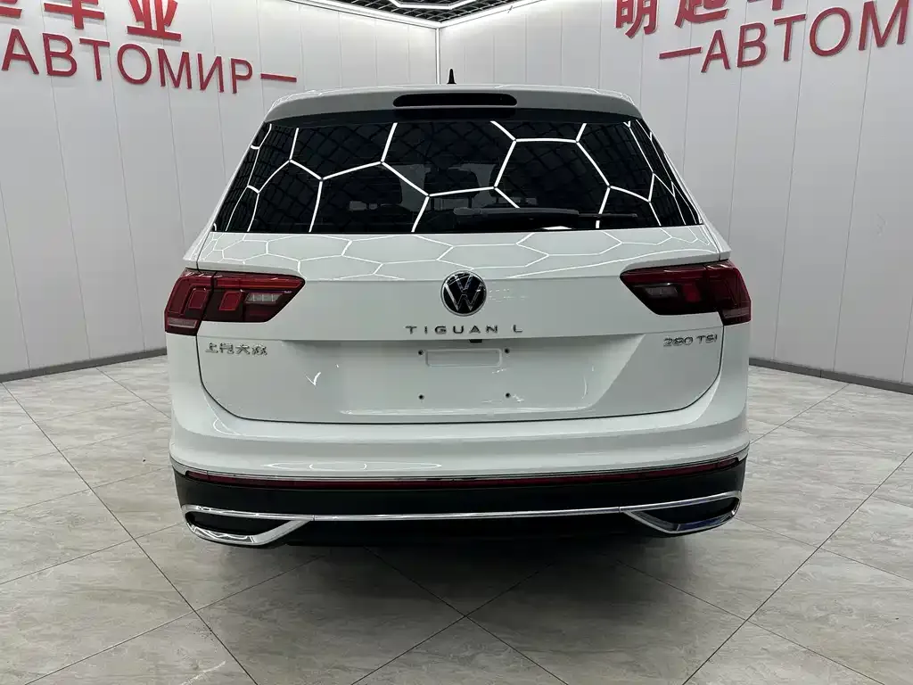 Volkswagen Tiguan L — фото 7