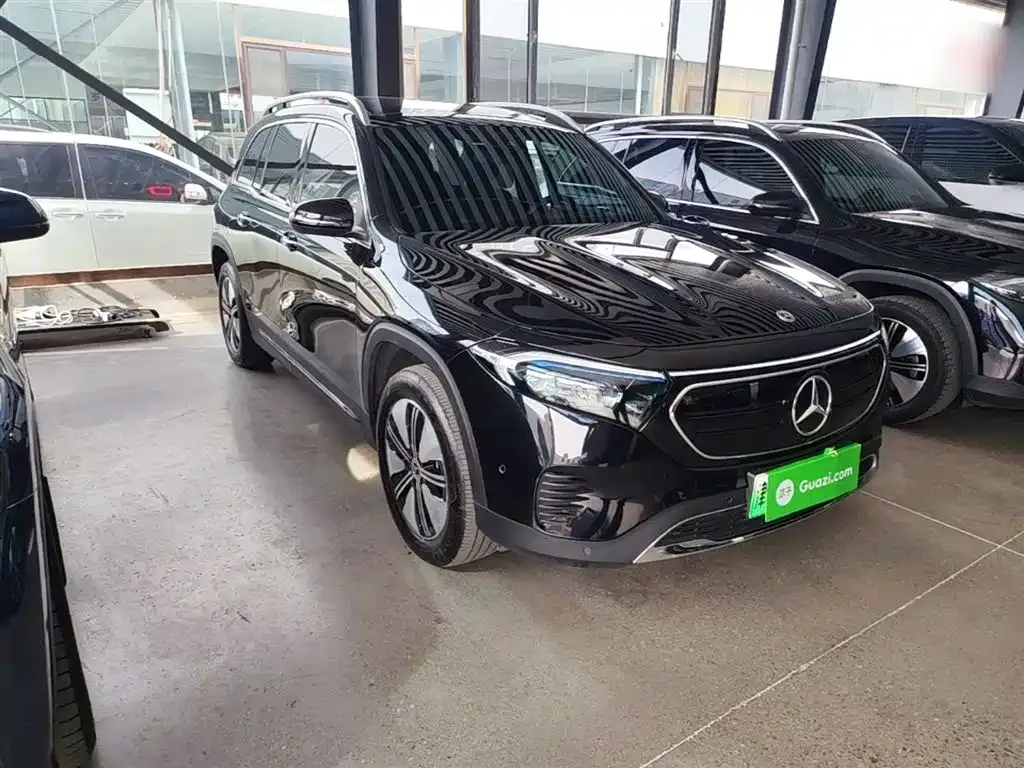 Mercedes-Benz EQB — фото 10