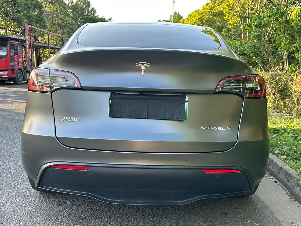 Tesla Model Y — фото 6