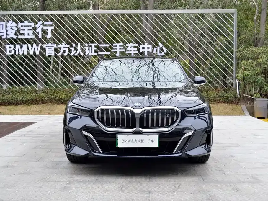 BMW i5 — фото 9
