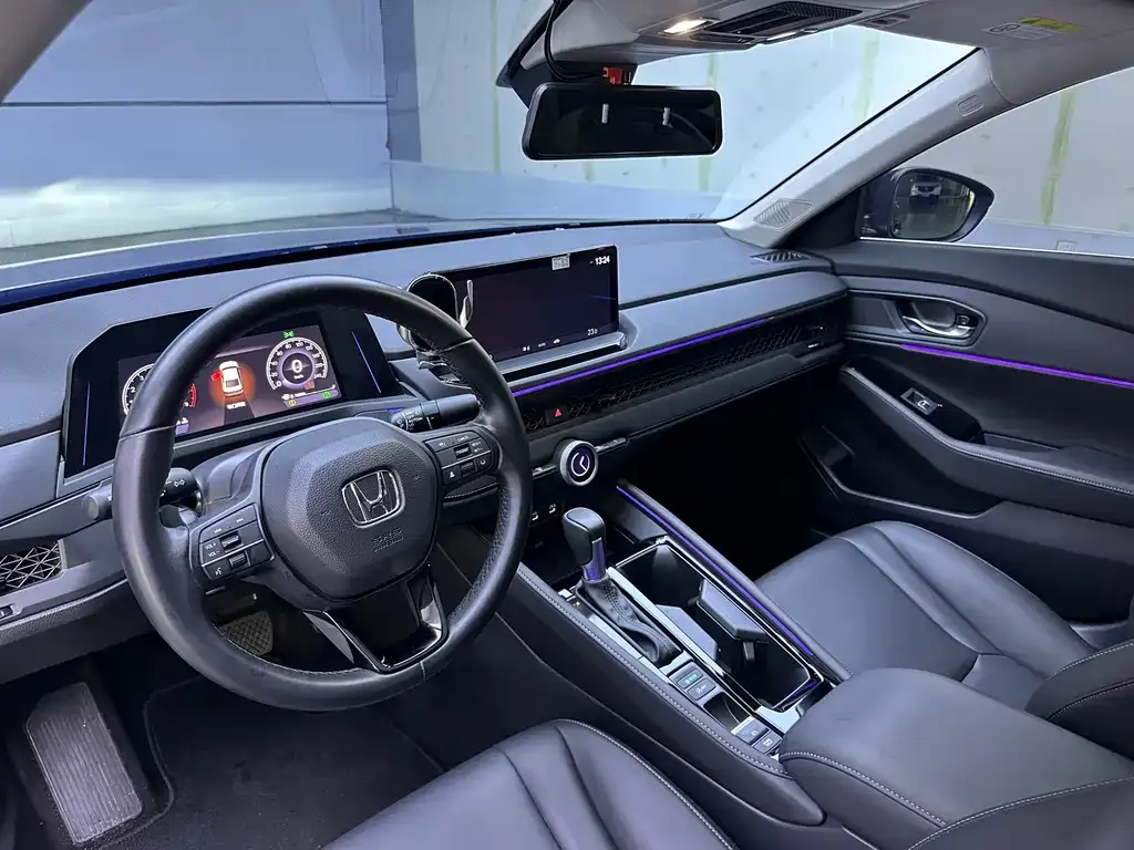 Honda Accord — фото 10