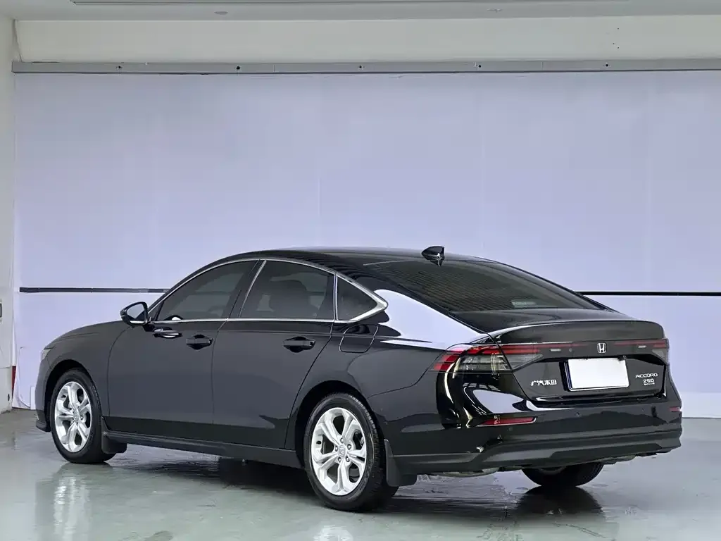 Honda Accord — фото 3