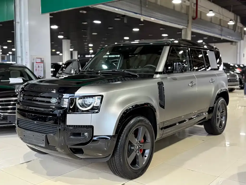 Land Rover Defender — фото 1